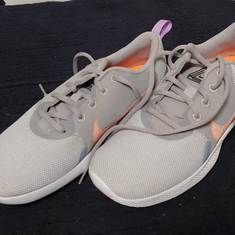 Nike Women's shoes size 9